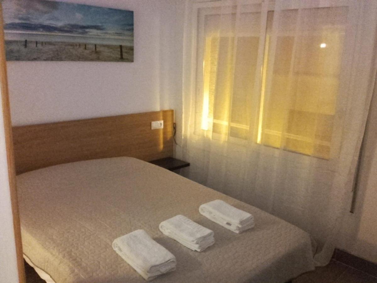 Habitacion Economica Con Bano Privado En Pleno Centro De Figueres Zewnętrze zdjęcie